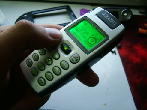 怀念我的第1台手机,2001年国庆前买的,买之前研究手机