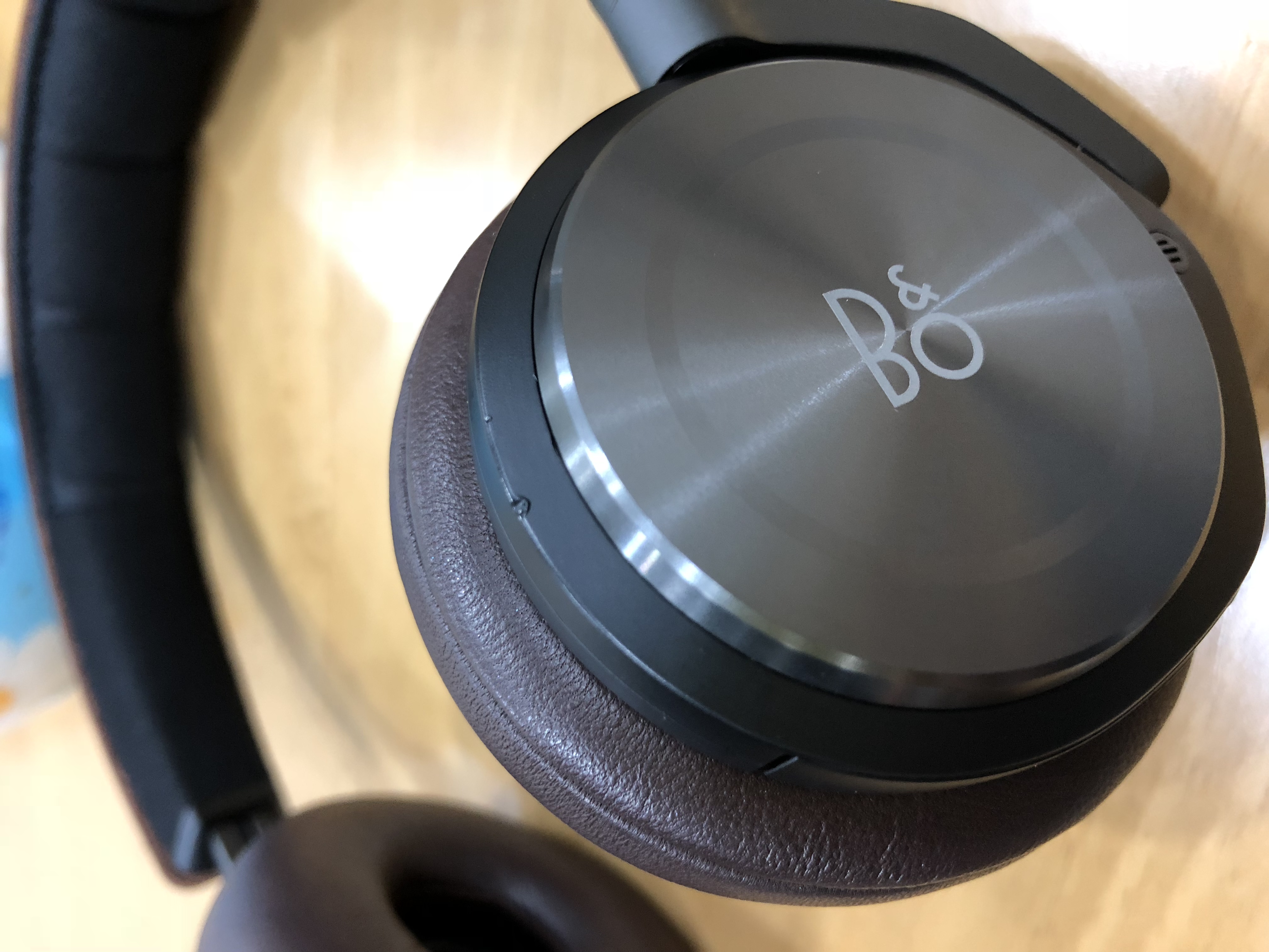 出天猫旗舰店b&o beoplay h8 无线蓝牙降噪耳机,2500,带全套包装,发票