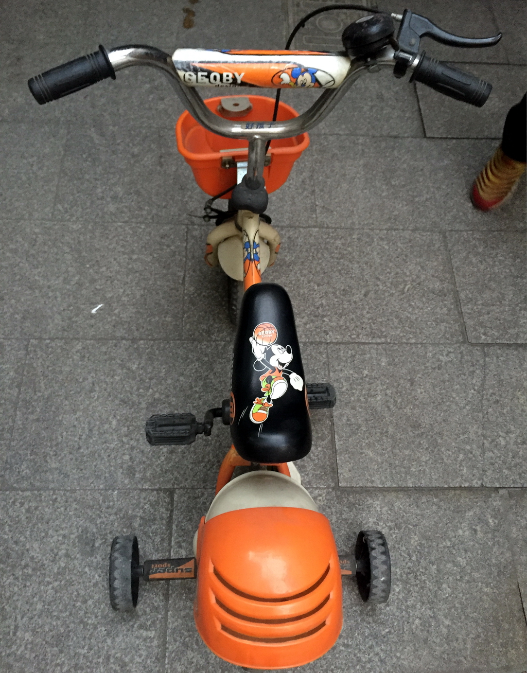 3,米奇儿童自行车,实心轮不需要充气,20.