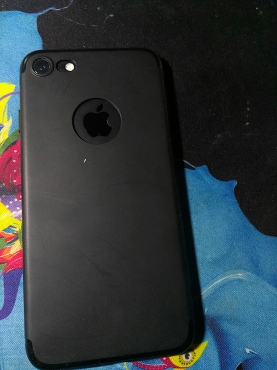 全网通 移动 联通 电信三网支持4g  黑色  全原  带卡贴 .划痕有1些.