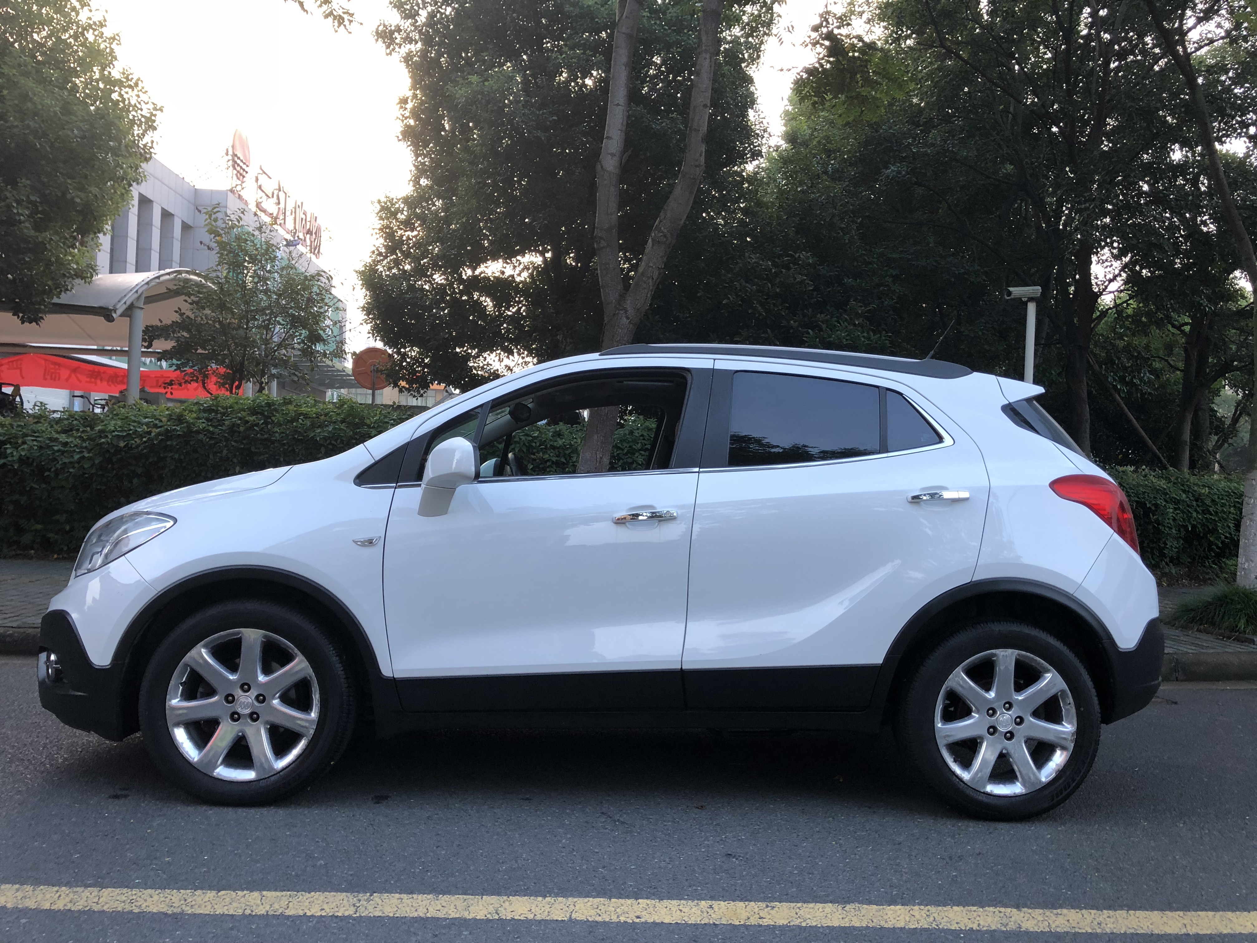 13年别克昂科拉4驱顶配手自一体