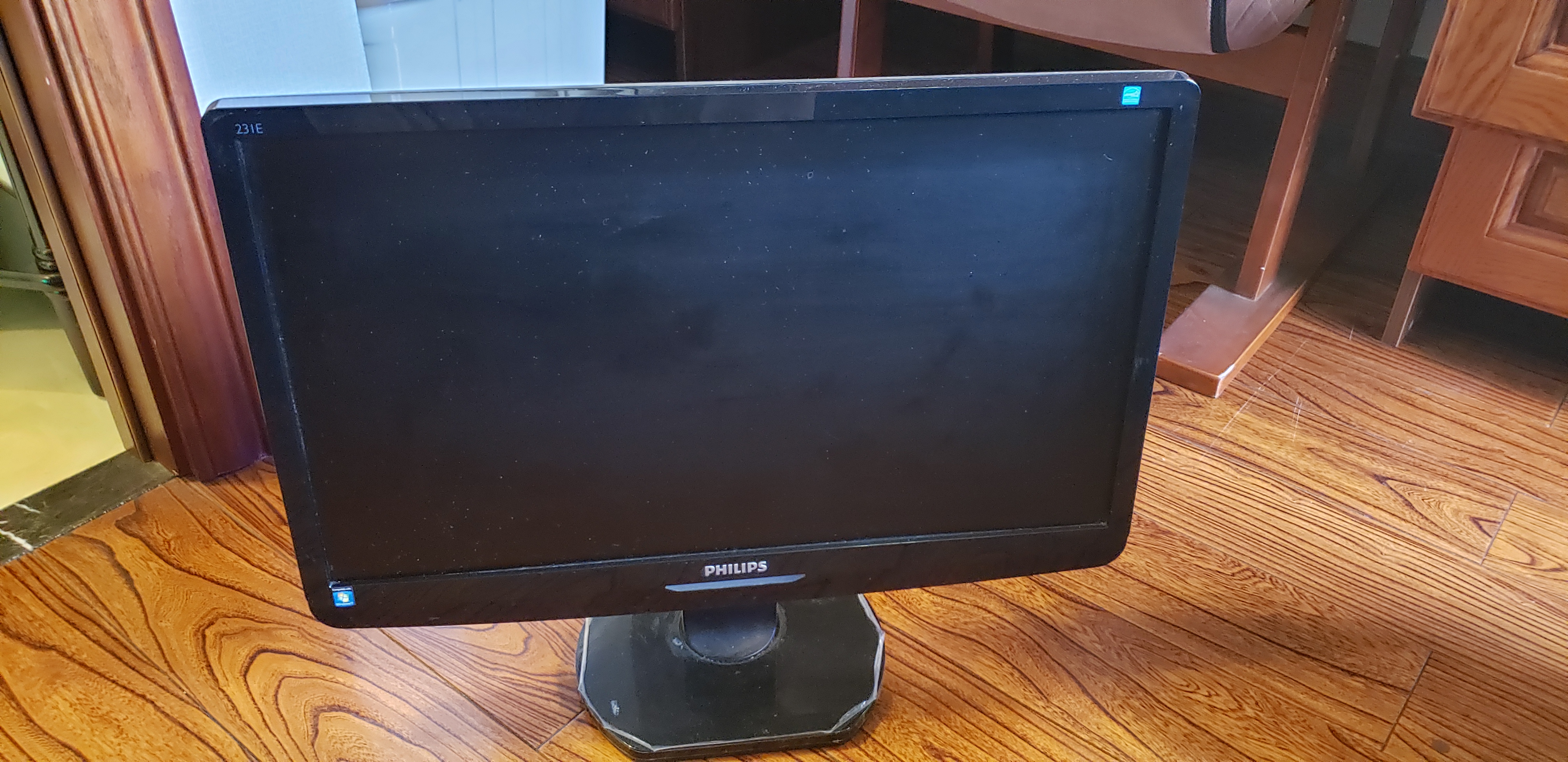 7.飞利浦23寸显示器 电脑显示器飞利浦23寸,231e1sb=220元