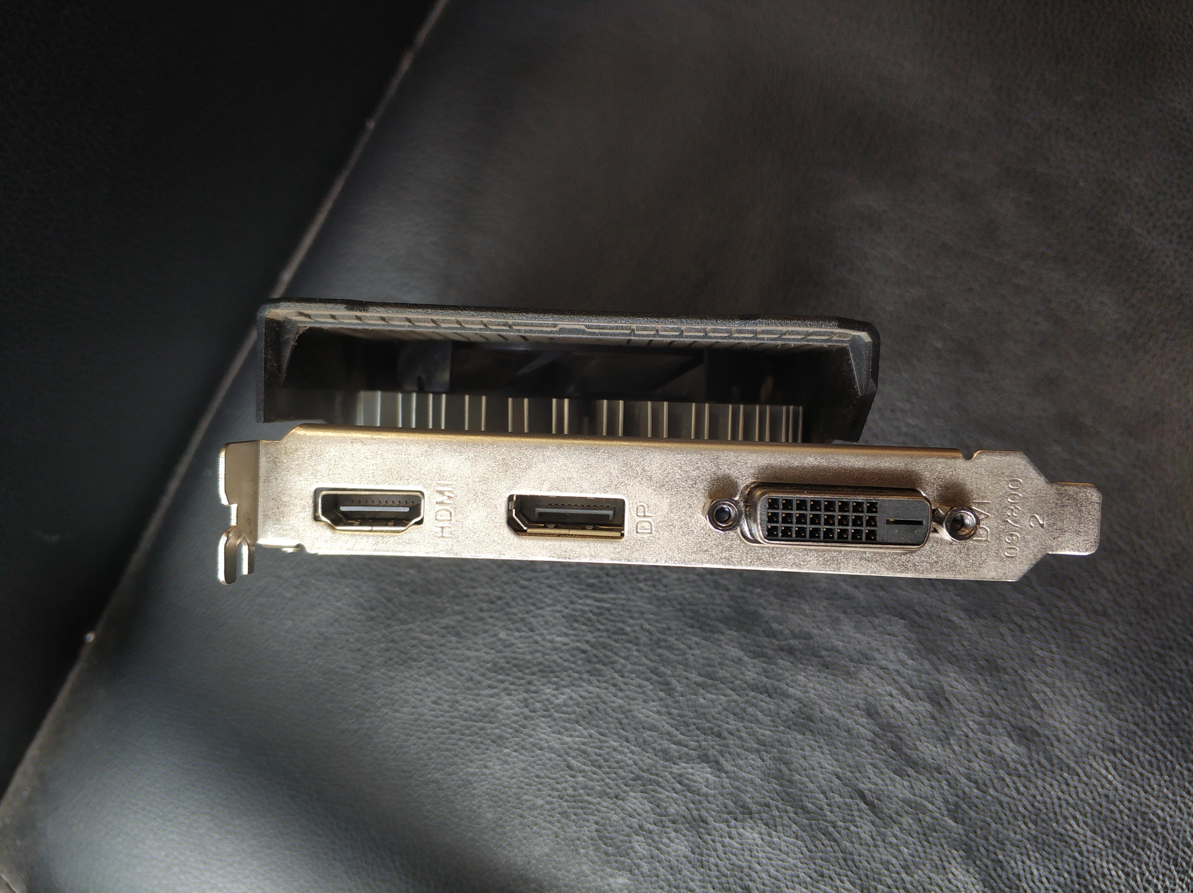 索泰gtx1050 2g itx短卡,380出.